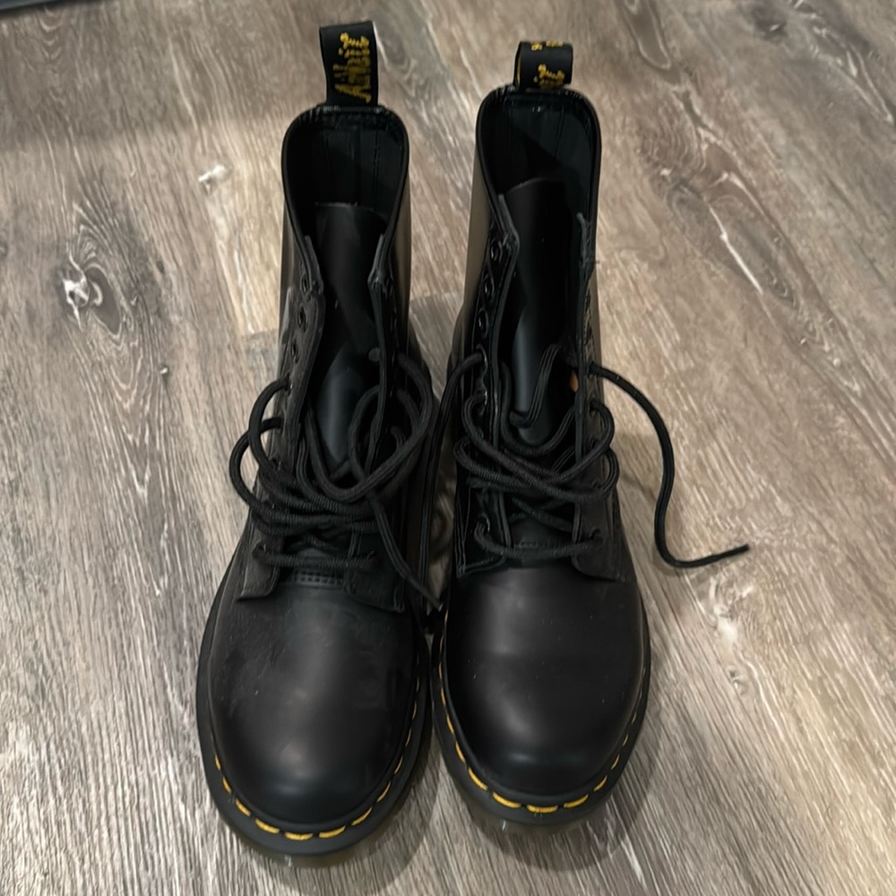 Dr Martens - NWOT